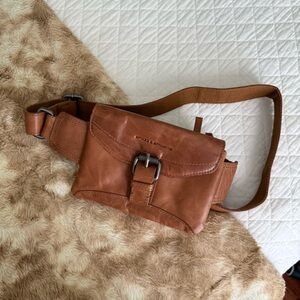 Brown Leather Crossbody Bag with Adjustable Strap